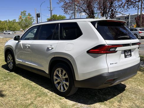 Used 2024 Toyota Grand Highlander AWD Hybrid image 9