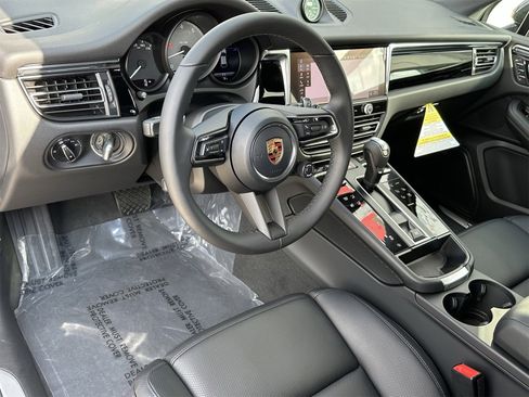 New 2026 Porsche Macan S image 4