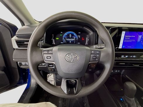 Used 2025 Toyota Camry LE FWD image 13