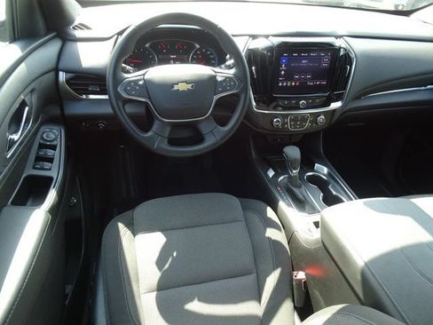 Used 2023 Chevrolet Traverse LT FWD image 14