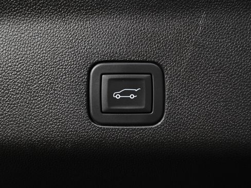 Used 2026 Cadillac Escalade Platinum Luxury w/ LPO, Floor Liner Package AWD/4WD image 14