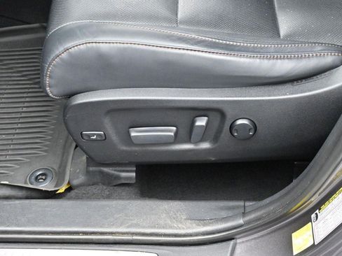 Used 2019 Toyota Highlander Limited AWD/4WD image 15
