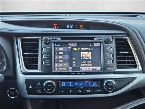 Used 2018 Toyota Highlander XLE image 13