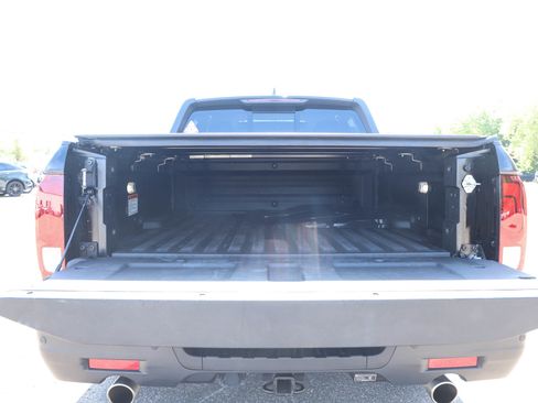 Used 2024 Honda Ridgeline Black Edition image 15