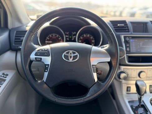 Used 2013 Toyota Highlander SE image 11