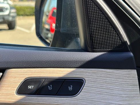 Used 2025 Hyundai Palisade Limited image 27