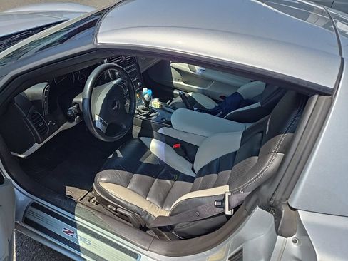 Used 2009 Chevrolet Corvette Z06 w/ Preferred Equipment Group RWD image 5