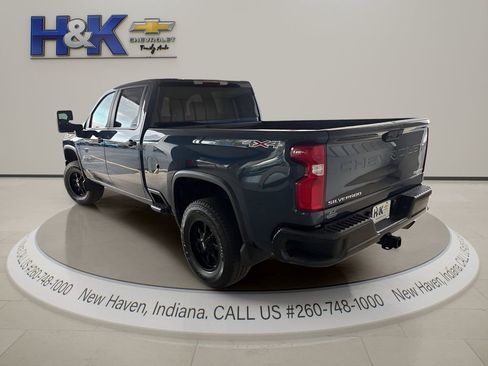 Used 2020 Chevrolet Silverado 2500 Custom w/ Custom Value Package image 4