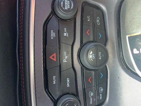 Used 2017 Dodge Challenger R/T Plus image 27