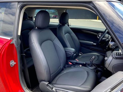 Used 2020 MINI Cooper 2-Door Hardtop FWD image 7