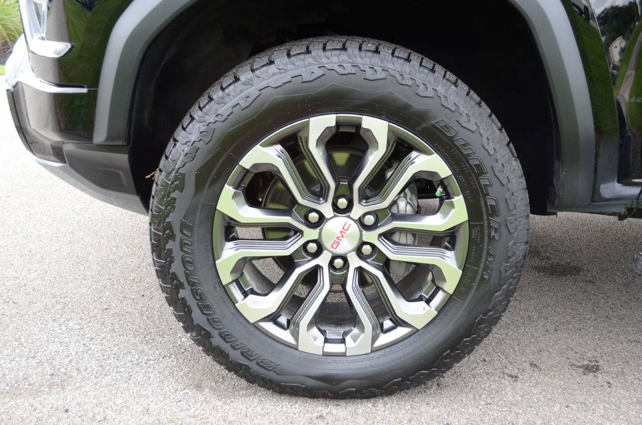Used 2025 GMC Canyon Denali AWD/4WD image 9