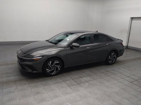 Used 2025 Hyundai Elantra Sport FWD image 2