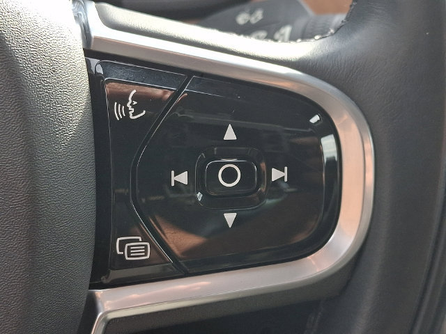 Used 2017 Volvo S90 T6 Inscription w/ Vision Package AWD/4WD image 25