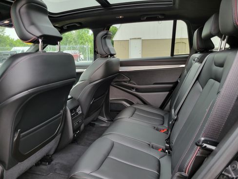 Used 2024 Jeep Wagoneer Launch Edition AWD/4WD image 17