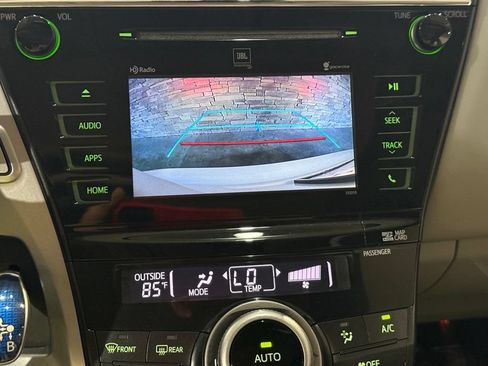 Used 2015 Toyota Prius V Five w/ Advanced Technology Package FWD image 9