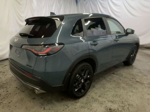 Used 2025 Honda HR-V Sport image 8