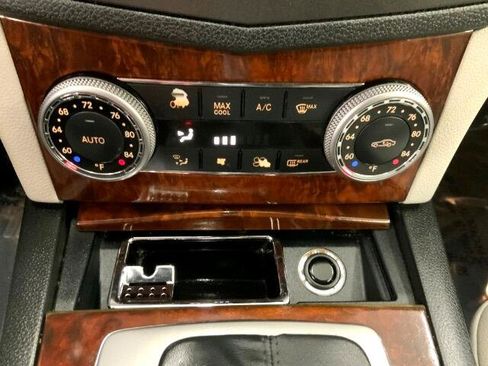 Used 2011 Mercedes-Benz C 300 4dr Sdn C 300 Sport RWD image 18