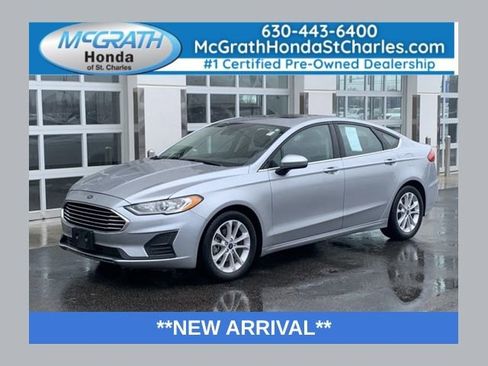 Used 2020 Ford Fusion SE image 1