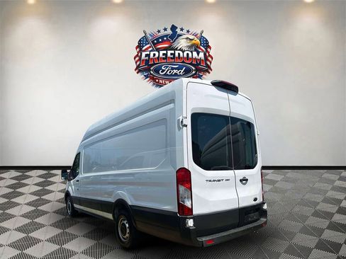 Used 2023 Ford Transit 250 148 High Roof Extended w/ Load Area Protection Package RWD image 4