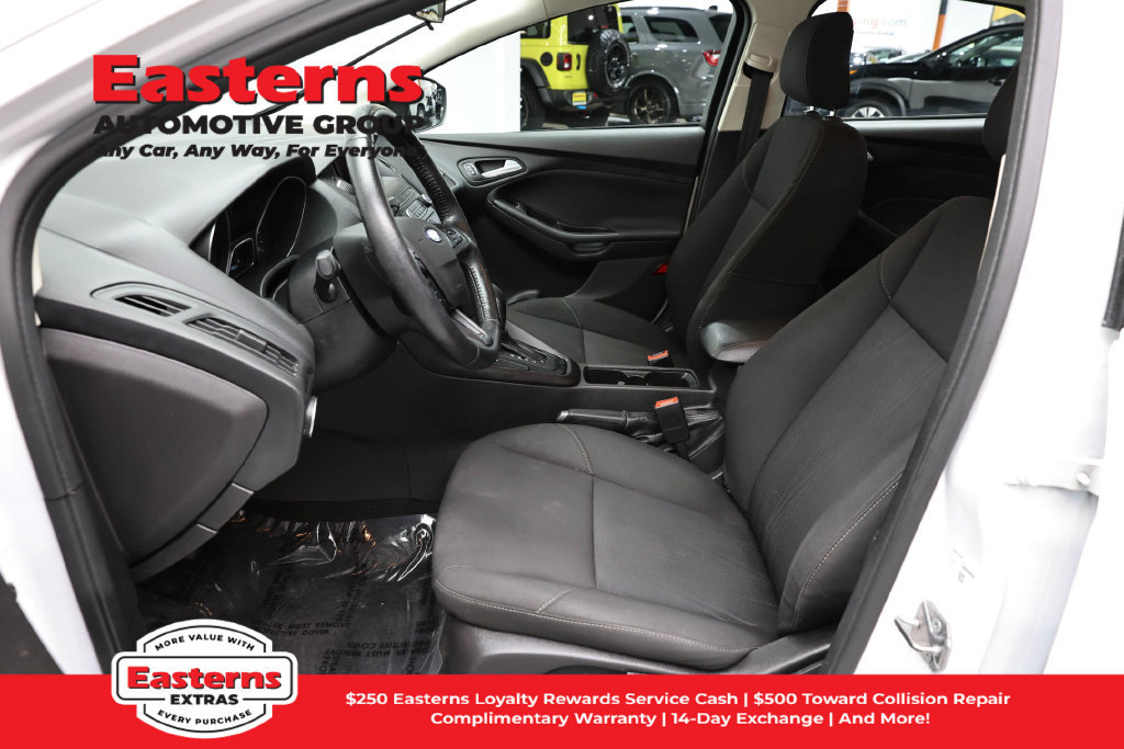 Used 2018 Ford Focus SE w/ Cold Weather Package FWD image 14