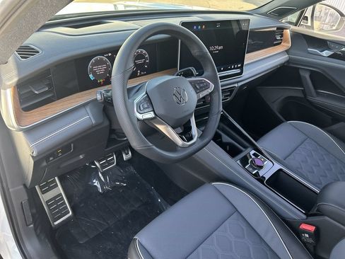 New 2026 Volkswagen Tiguan SEL R-Line AWD/4WD image 14