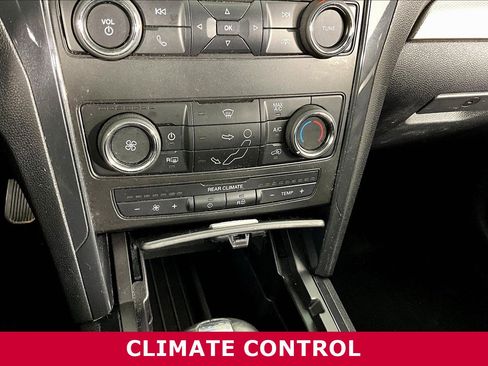 Used 2019 Ford Explorer XLT w/ Class III Trailer Tow Package image 16