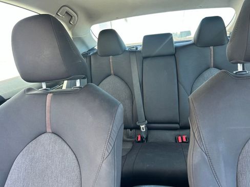 Used 2019 Toyota Camry LE FWD image 15