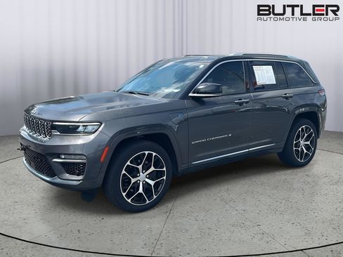 Used 2022 Jeep Grand Cherokee Summit AWD/4WD image 2