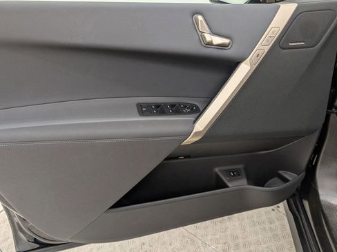 Used 2025 BMW iX xDrive50 image 20