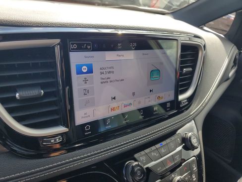 New 2025 Chrysler Pacifica Select FWD image 16