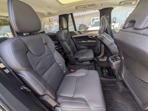 Certified 2024 Volvo XC90 B6 Ultimate w/ Lounge Package AWD/4WD image 29