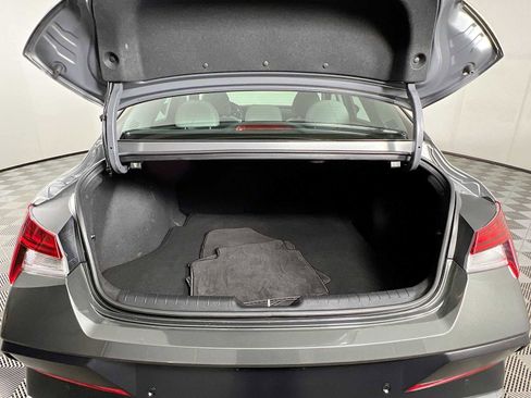 Certified 2024 Hyundai Elantra Limited image 27