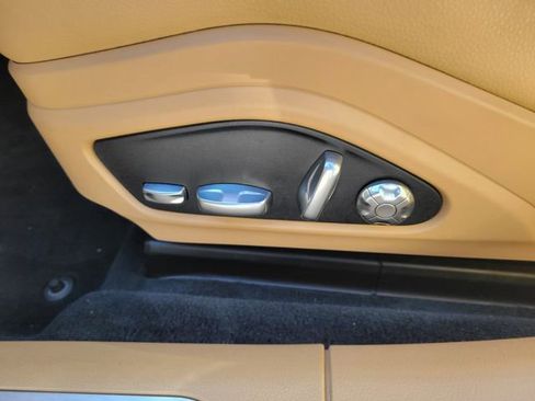 Used 2018 Porsche Panamera 4S image 20