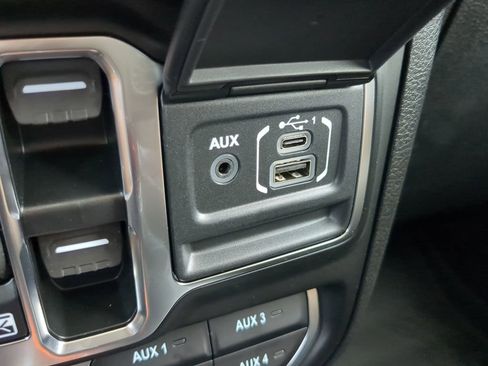 New 2025 Jeep Gladiator Mojave w/ Technology Group image 8