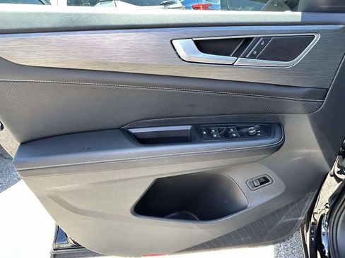 Used 2026 Volkswagen Atlas Cross Sport SE w/ Panoramic Sunroof Package AWD/4WD image 12