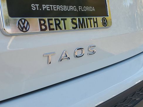 New 2026 Volkswagen Taos SE image 5