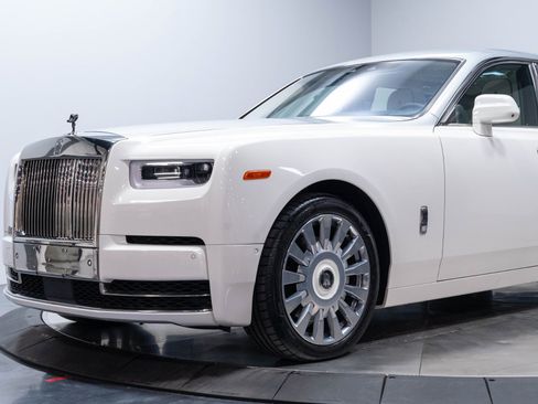Used 2019 Rolls-Royce Phantom Sedan RWD image 6