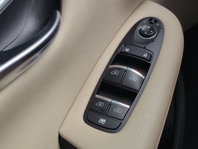 Used 2020 INFINITI QX50 Luxe w/ Navigation Package FWD image 26