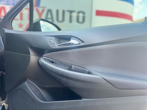 Used 2019 Chevrolet Cruze LT w/ Convenience Package image 40