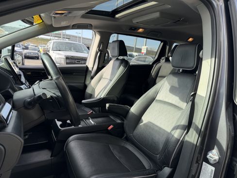 Used 2023 Honda Odyssey Elite image 32