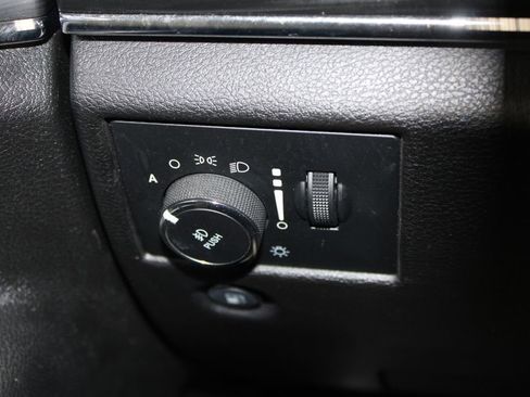 Used 2021 Jeep Grand Cherokee Limited w/ Luxury Group II image 43