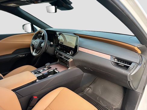 Used 2025 Lexus RX 350h w/ Convenience Package image 15