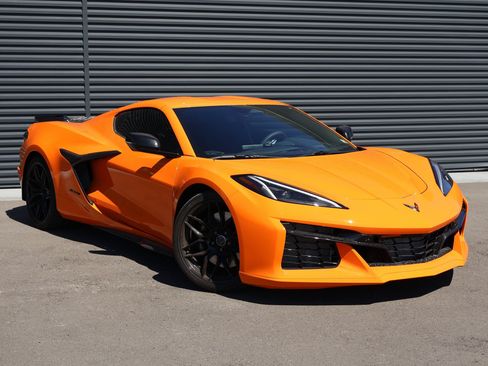 Used 2024 Chevrolet Corvette Z06 RWD image 7