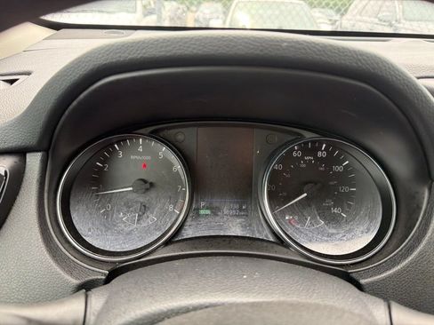Used 2020 Nissan Rogue S FWD image 9