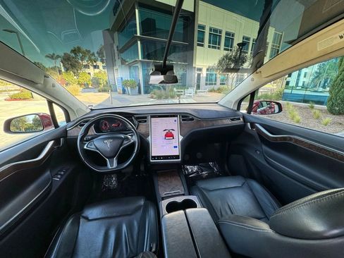 Used 2020 Tesla Model X Long Range AWD/4WD image 14