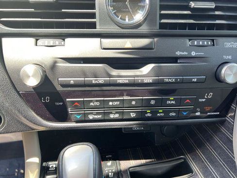 Certified 2022 Lexus RX 450h AWD w/ Luxury Package image 17
