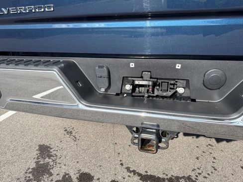 Used 2022 Chevrolet Silverado 1500 LT AWD/4WD image 34