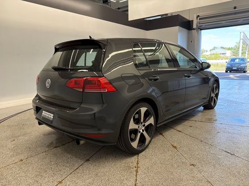 Used 2017 Volkswagen GTI SE FWD image 10