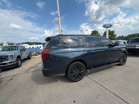 Used 2025 Ford Expedition Max Platinum w/ Stealth Appearance Package AWD/4WD image 17