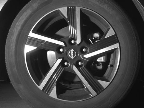 Used 2025 Nissan Sentra SV FWD image 13